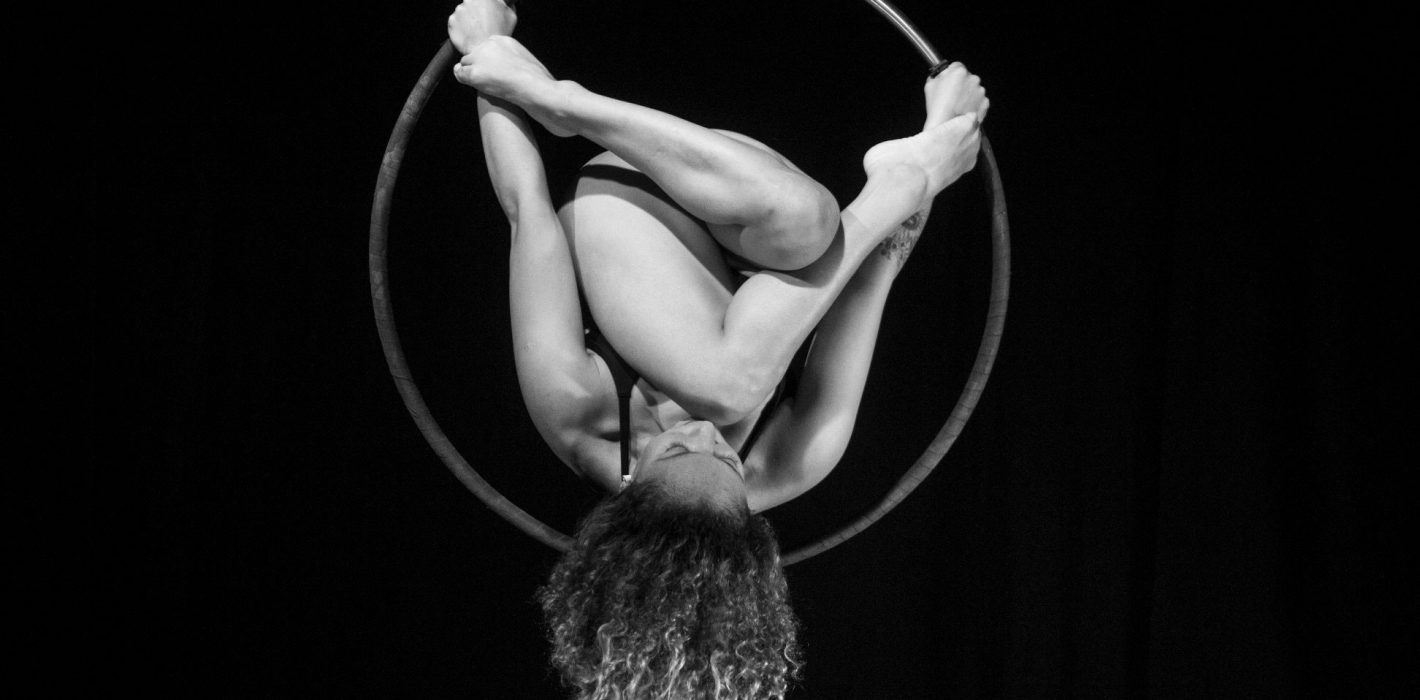 Artiste de cirque Travesía_AJPU CIRCO ©-Carlos-Bernardo-Euler-Coy